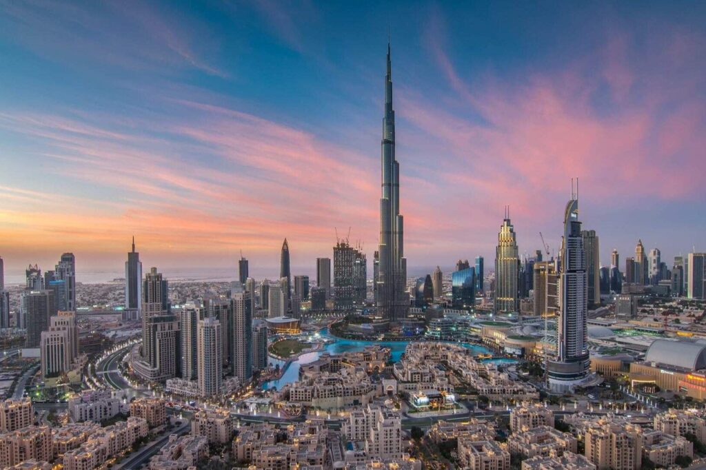 DEST_UAE_DUBAI_SKYLINE_SUNSET_GettyImages-1070127800_Universal-1640x1312